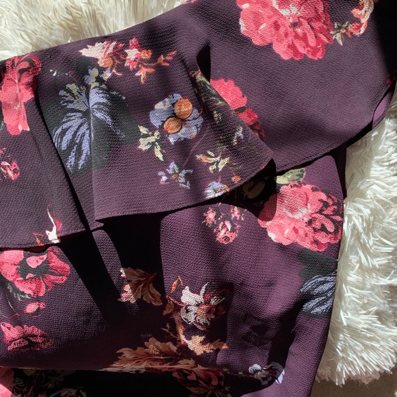 Le Chateau Dress - Picture 4 of 4